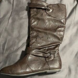 Brown flat boots